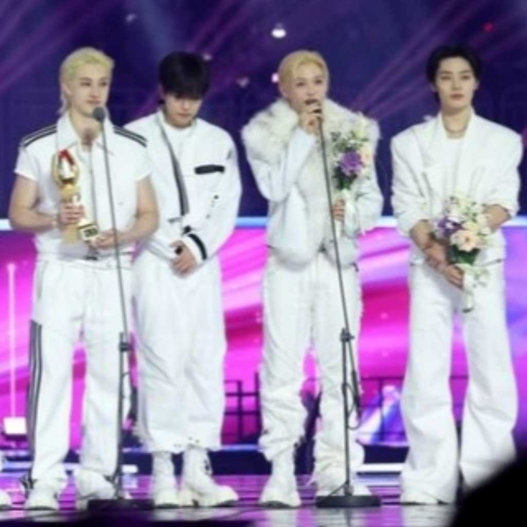 Stray Kids、IVE「2025 KGMA」で抜群の人気を証明!受賞の喜び明かす“ファンのおかげ”(総合)
