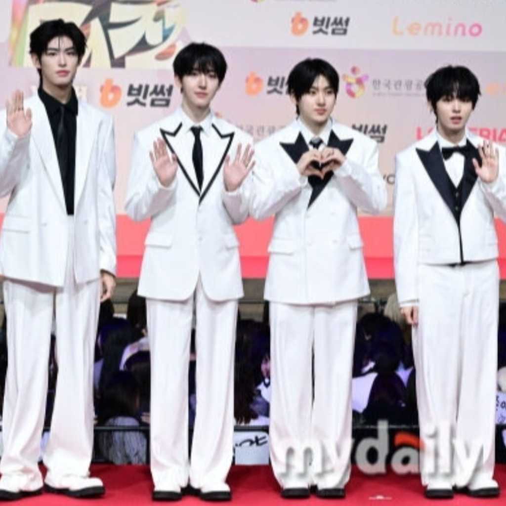 【PHOTO】KickFlip「2025 SBS歌謡大典」レッドカーペットに登場