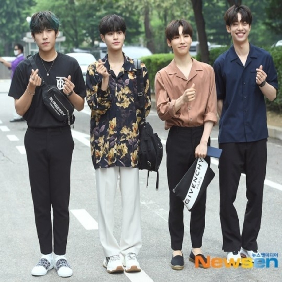 Photo Ab6ix メンバー脱退後 4人体制で初めて公の場に登場 動画あり Kstyle