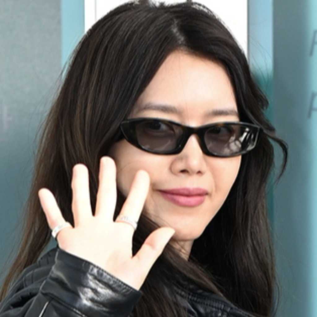 【PHOTO】チェ・ジョンアン、ファッションショーのためフランスへ出国