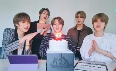 Just B デビュー50日記念の生配信でファンクラブ名 Only B を公開 50周年まで一緒にいましょう Kstyle