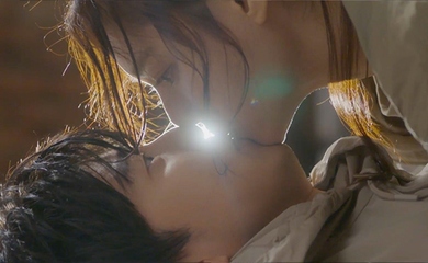 『社内お見合い』の次はコレ！キスで未来が見えるヒロインと五感最強エリート上司が恋！？『キス・シックス・センス』がディズニープラスで一挙独占配信