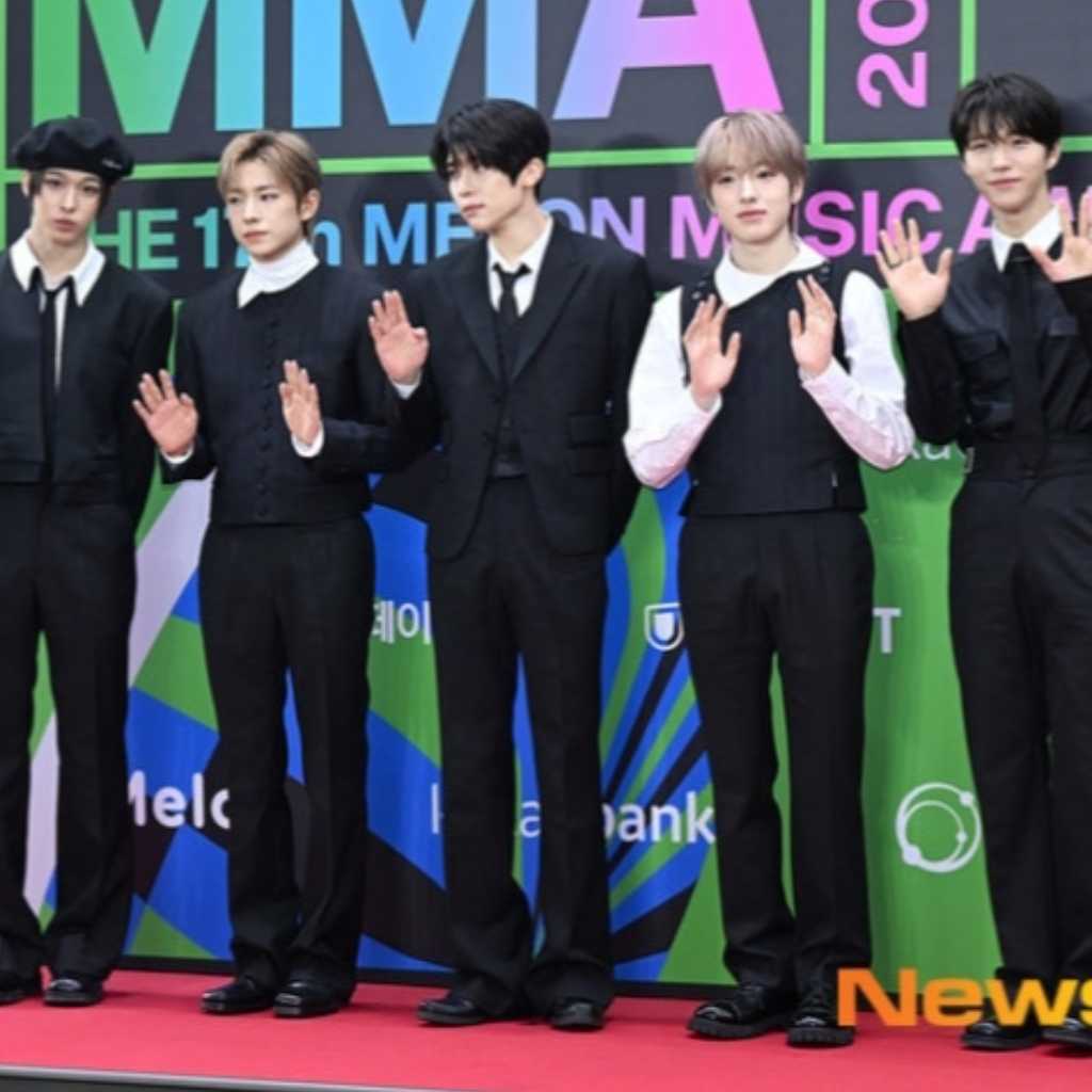 【PHOTO】NCT WISH「MMA 2025」レッドカーペットに登場