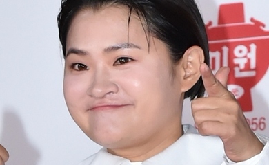 キム・シニョン、C-JeS Studioと専属契約を締結…新しい挑戦に期待高まる