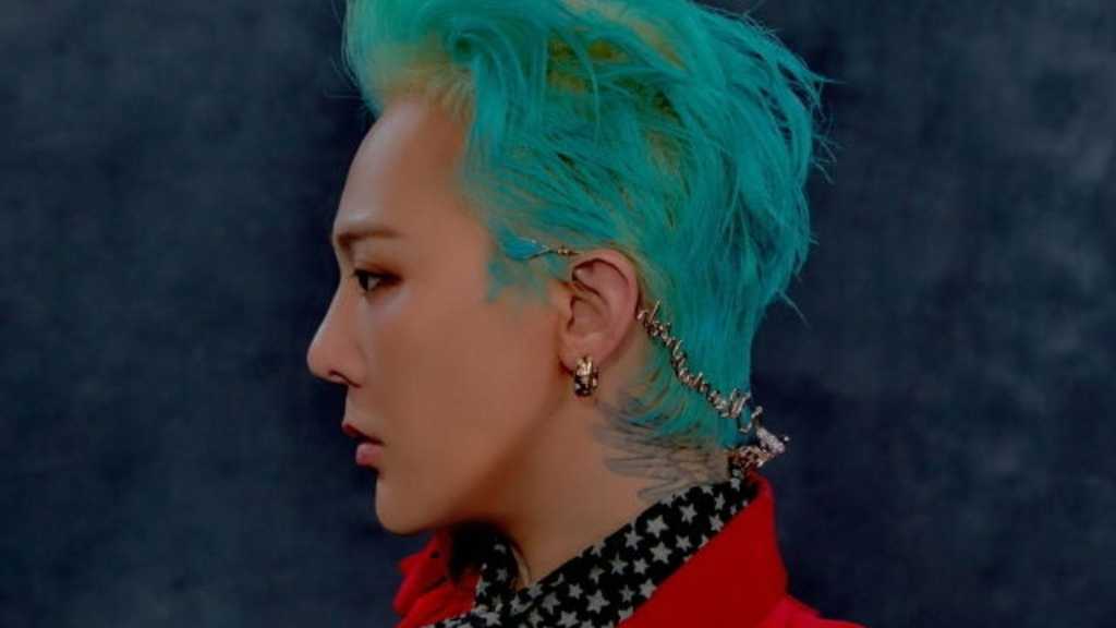 G-DRAGON、新曲「TOO BAD」と「DRAMA」のMV公開！日本語の歌詞＆aespaのKARINAとのダンスが話題に