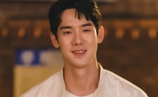 ユ ヨンソク ムン ガヨンら出演の新ドラマ 愛と 利と ポスターを公開 温かい眼差し Kstyle