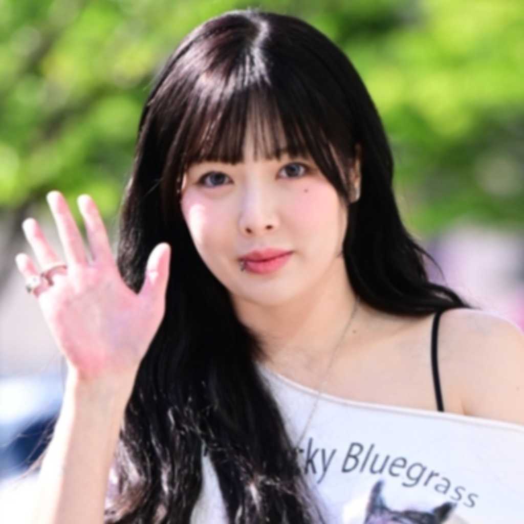 【PHOTO】キム・ヒョナ「2時脱出Cultwo Show」出演のため放送局へ