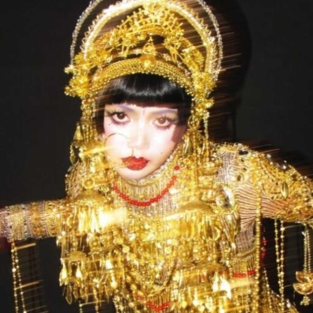 BLACKPINK リサ、衝撃のハロウィーン仮装を披露！Netflixアニメのキャラに変身