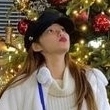 AOA ユナ、冬のあったかコーデで記念ショット…「小顔すぎ」と話題に