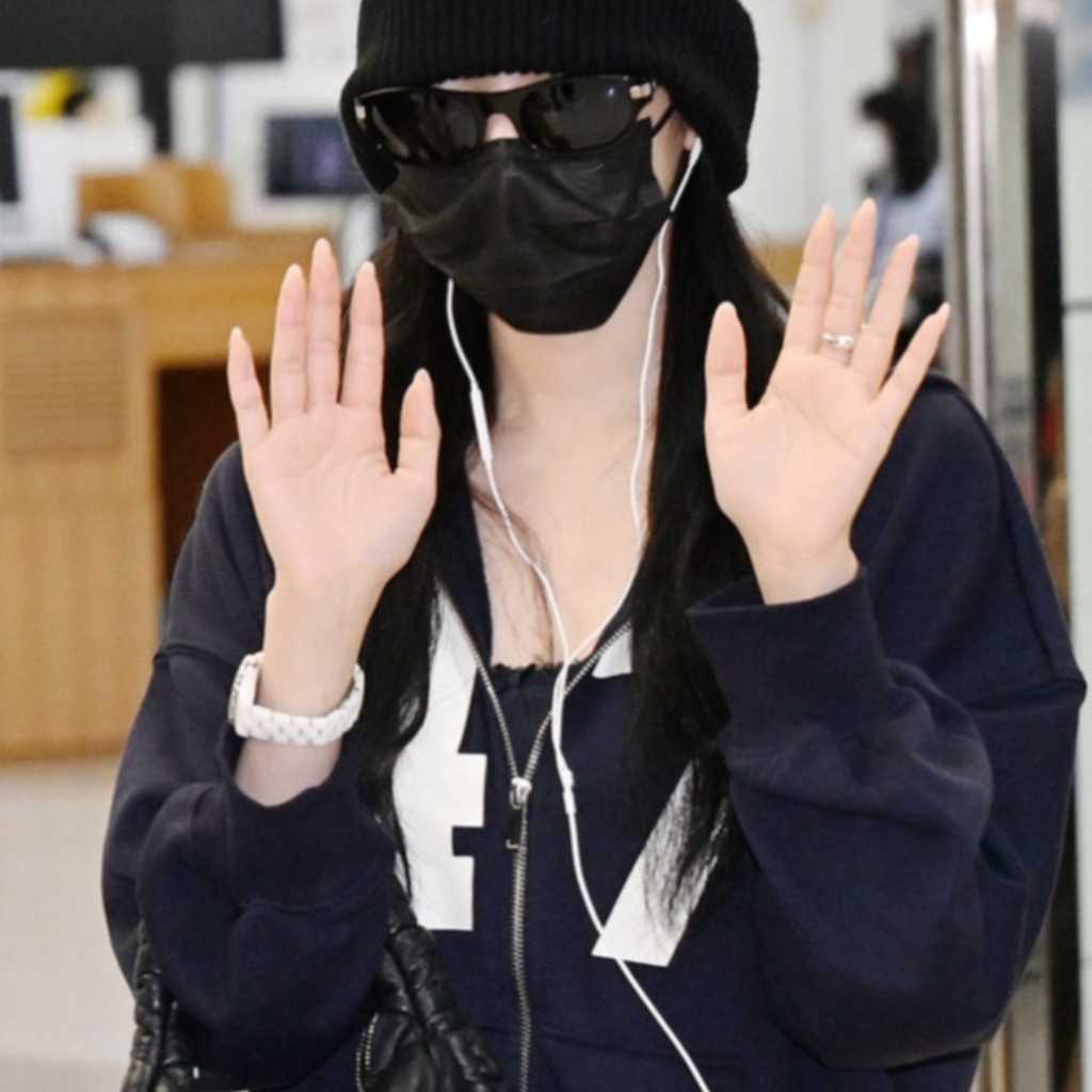 【PHOTO】aespaのGISELLE＆NINGNING、アリーナツアーを終えて韓国に到着（動画あり）