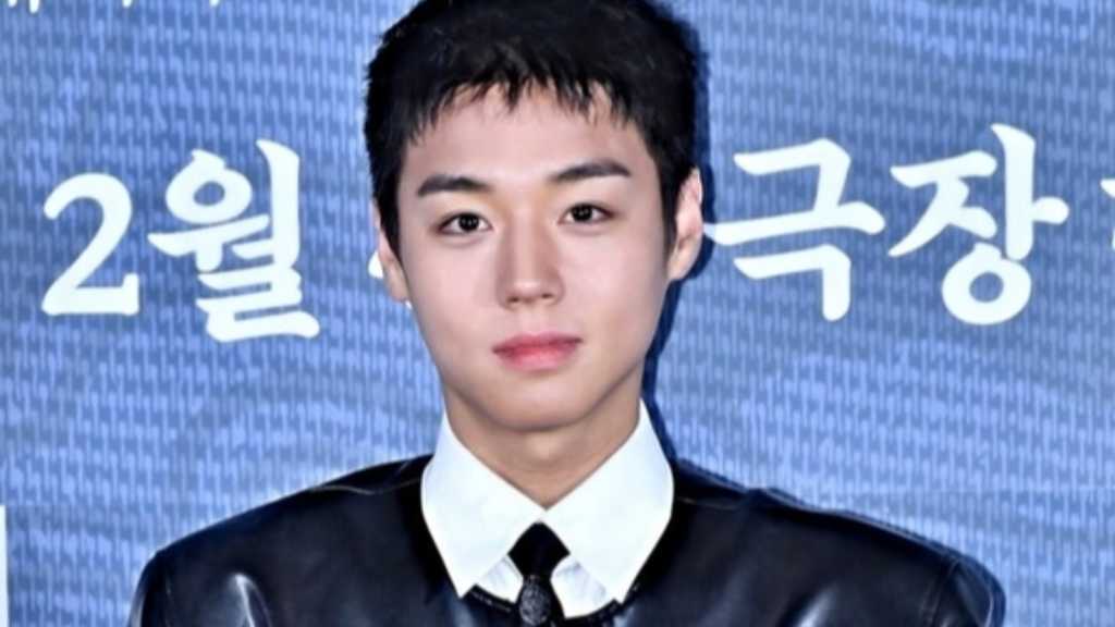 Wanna One出身パク・ジフン、爽やかなオレンジヘアに!1stシングル「RE:FLECT」コンセプトフォトを公開