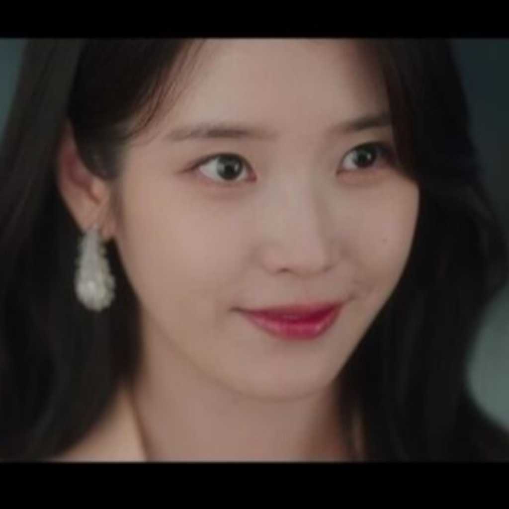 IU、ビョン・ウソクとの結婚を計画も波乱の展開？新ドラマ「21世紀の大君夫人」予告映像が話題