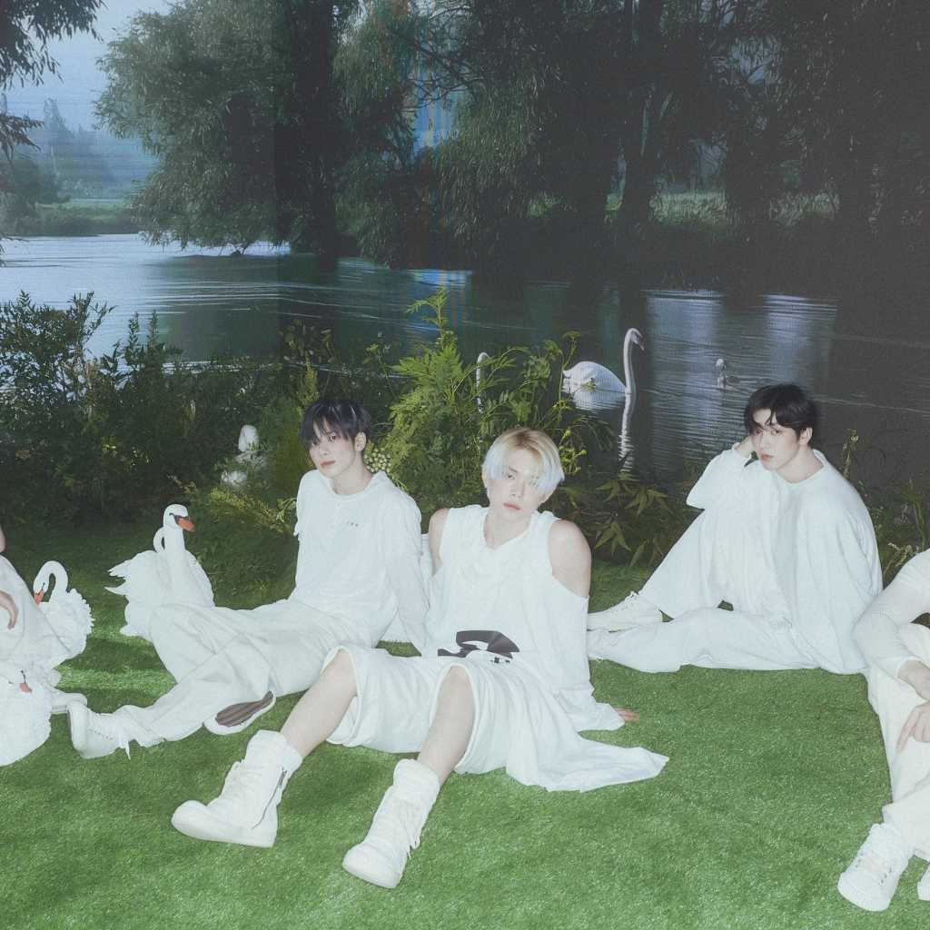 TOMORROW X TOGETHER、貸切新幹線からコラボジェット機まで！初の日本5大ドームツアーに連動したイベントを開催