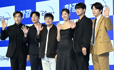 【PHOTO】クォン・サンウ＆キム・ヒウォンら、Disney+オリジナル「ハンガン警察」制作発表会に出席