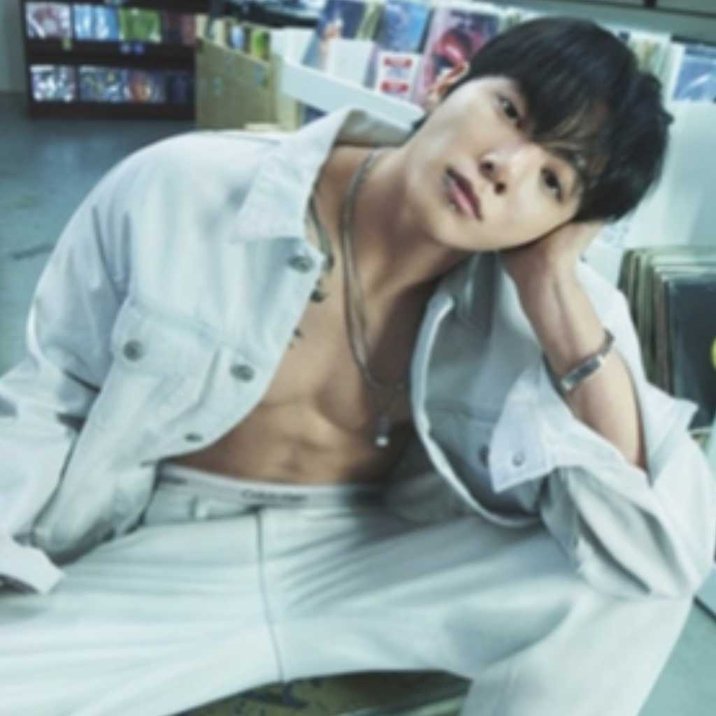 BTS ジョングク、割れた腹筋に視線釘付け…「Calvin Klein」キャンペーンでジーンズグラビアを披露