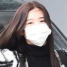 【PHOTO】(G)I-DLE ミヨン&ミンニ、ラジオ番組の収録に参加…手を振って挨拶