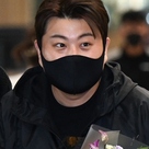 【PHOTO】キム・ホジュン、タイでの番組撮影を終えて帰国…ファンに囲まれプレゼントも