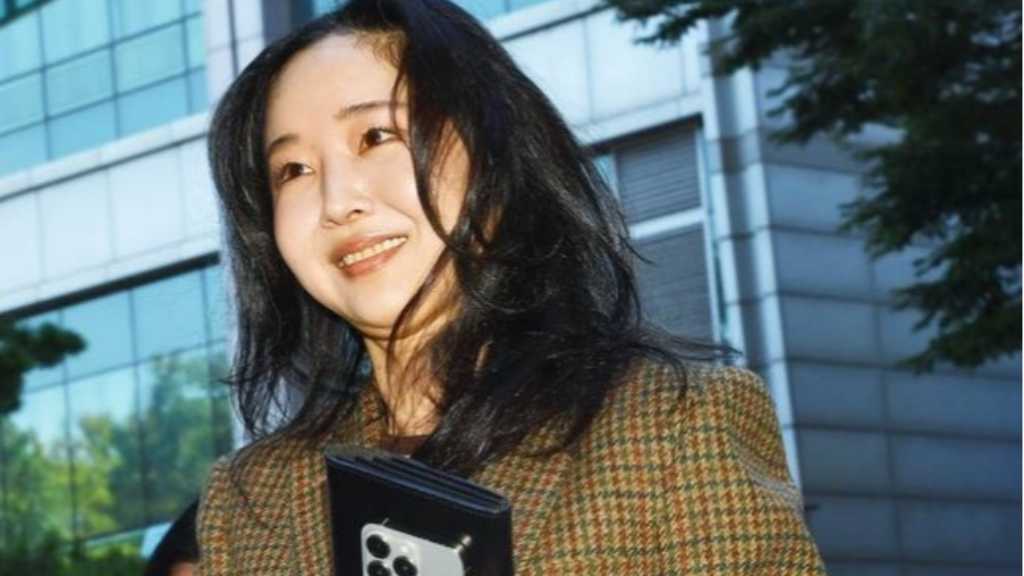 ミン・ヒジン、法廷で涙…代表解任やNewJeansのプロデュースめぐりHYBEに怒り「地獄のようだった」