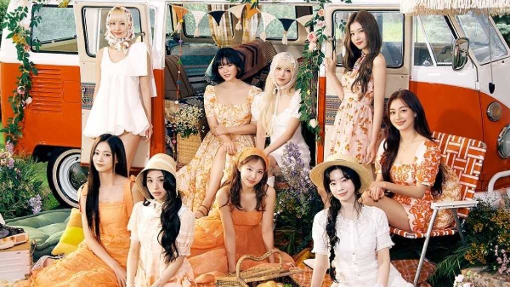 TWICE、5月14日に5thベストアルバム「#TWICE5」をリリース！春らしい雰囲気のビジュアルを公開
