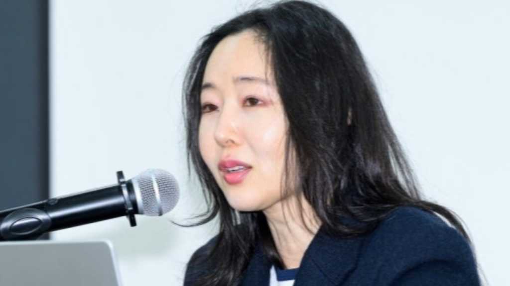 「NewJeans全員に輝ける道を」ミン・ヒジンの25億放棄宣言にHYBEがコメント…会見の服装にも注目集まる