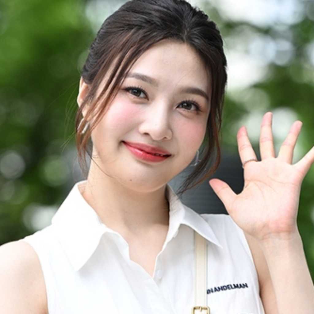 Red Velvet ジョイ、そっくりな妹を公開…嫁入り道具をプレゼント＆涙ぐむ場面も