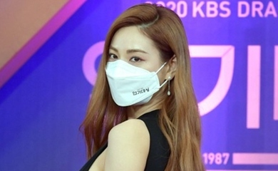 【PHOTO】AFTERSCHOOL ナナ＆チョ・ヨジョン＆宇宙少女 ボナら「2020 KBS演技大賞」レッドカーペットに登場