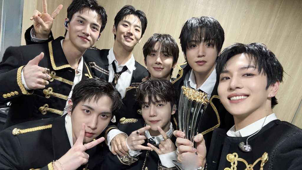 PENTAGON、デビュー10周年記念ステージを披露…ファンへ感謝「これからも一生歌い続ける」