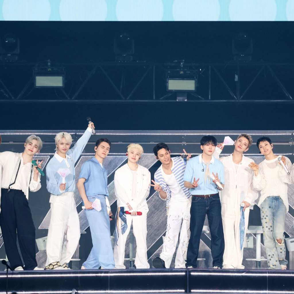 SEVENTEEN、2年ぶりの日本ファンミーティングが大盛況！初披露曲やゲームコーナーに18万人が熱狂
