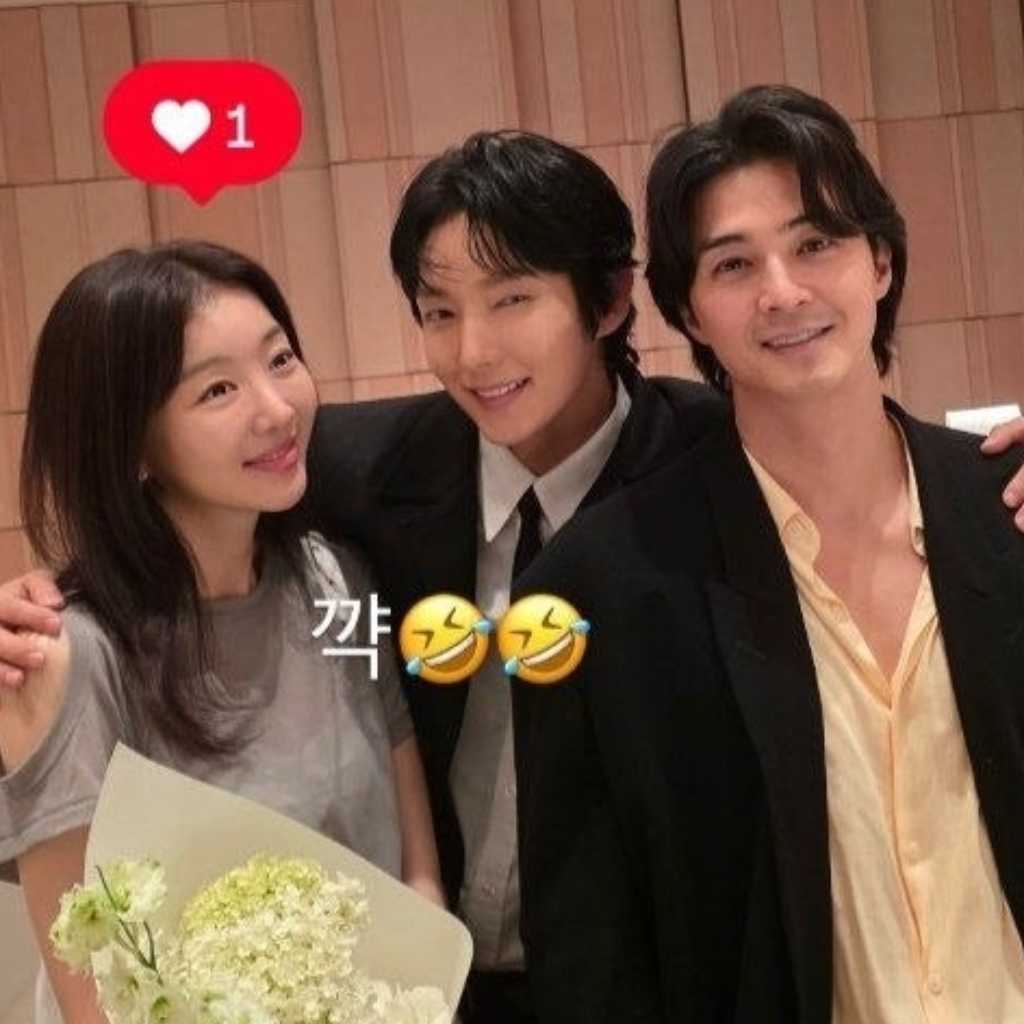 ムン・チェウォンを祝福！イ・ジュンギ＆キム・ジフンら、ドラマ「悪の花」共演者が結婚式に出席