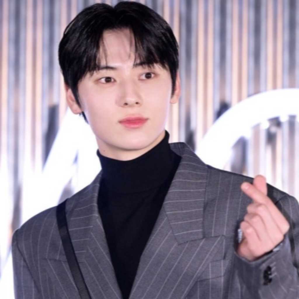 ファン・ミンヒョン、除隊と同時にファンに挨拶！愛情溢れるメッセージ「もうどこにも行かない」