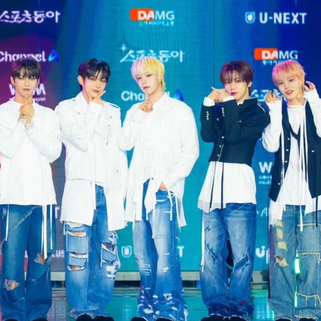 【PHOTO】AHOF「第2回D Awards」レッドカーペットに登場