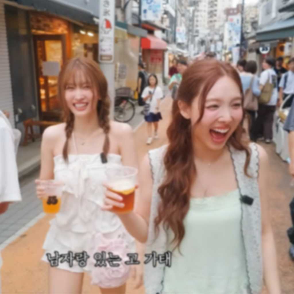 TWICE ナヨン&モモ、生ビールを楽しむ姿も!秋山成勲と日本で対面(動画あり)