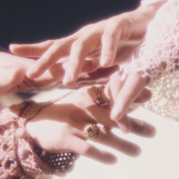 ジョンヒョンさんが作詞作曲に参加…SHINee、17周年記念シングル「Poet