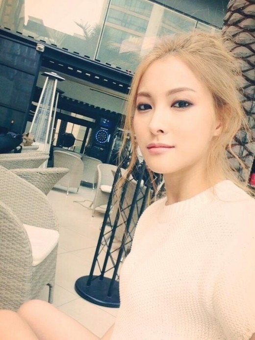 Kara ギュリ ばっちりメイクで華やかな美貌 日本に行ってきます Kstyle