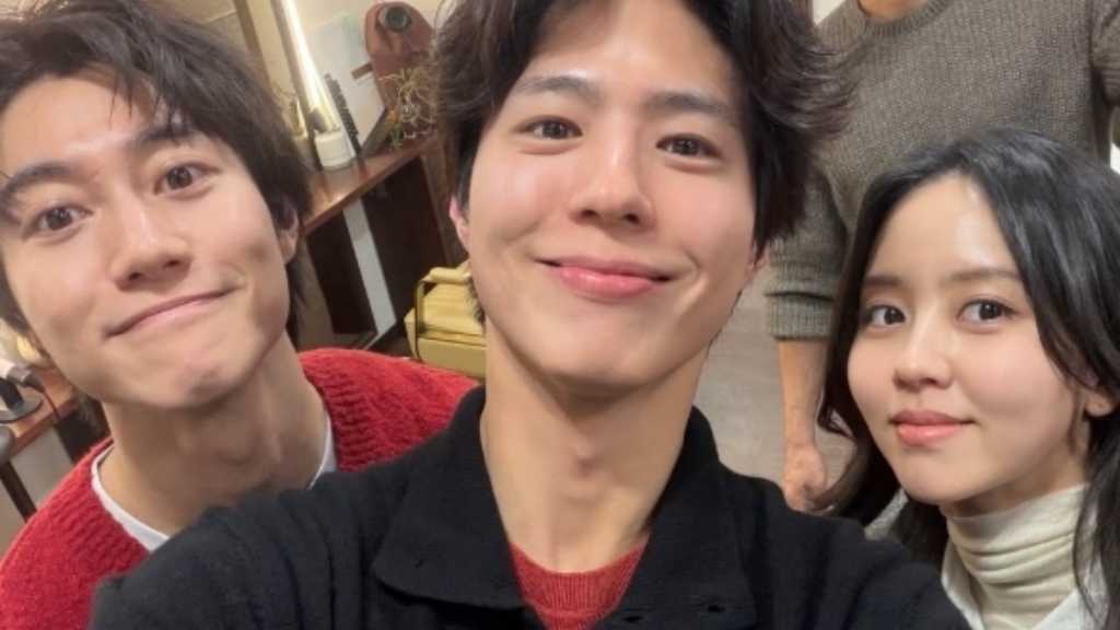 パク・ボゴム＆キム・ソヒョン、バラエティで再会！仲睦まじい雰囲気の記念ショットが話題