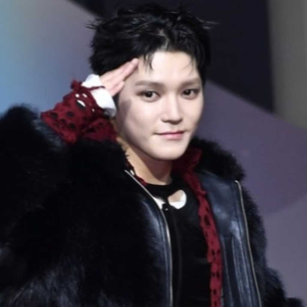 除隊したNCT テヨンの姿も！東方神起 ユンホ＆Stray Kidsら「2025 SBS歌謡大典」レッドカーペットに続々登場