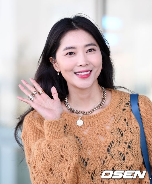 Photo オ ユナ グラビア撮影のためアメリカへ出国 爽やかな朝の挨拶 Kstyle