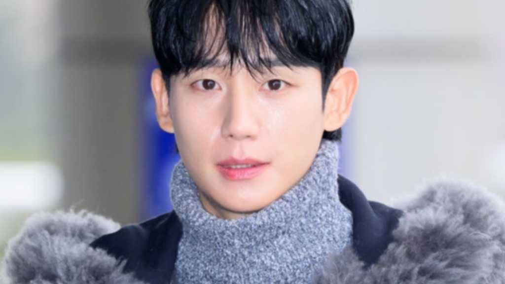 【PHOTO】チョン・ヘイン、海外スケジュールのため出国…溢れるオーラ