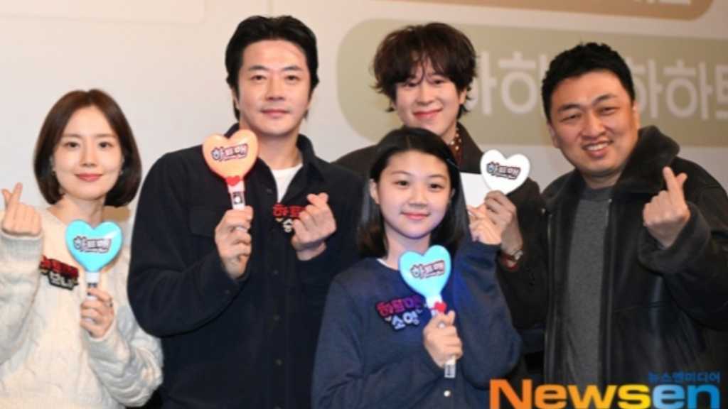 【PHOTO】クォン・サンウ＆ムン・チェウォン＆Block BのP.Oら、映画「ハートマン」舞台挨拶に出席