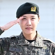 BTSのJ-HOPE、除隊後初の活動なるか…韓国プロ野球の始球式に参加？BIGHITがコメント