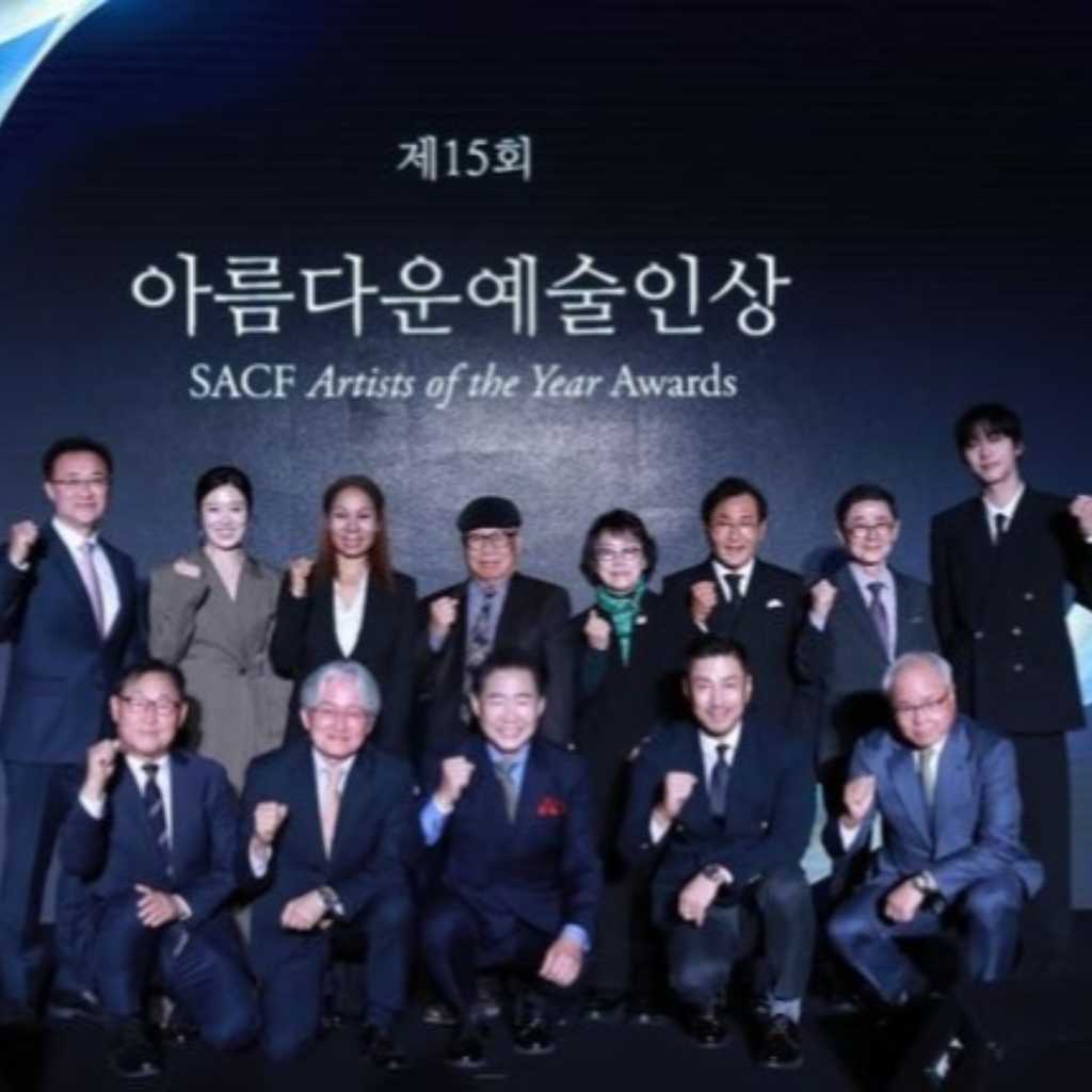 アン・ヒョソプ＆パク・チャヌク監督ら「美しい芸術人賞」を受賞…各界のスターが大集結