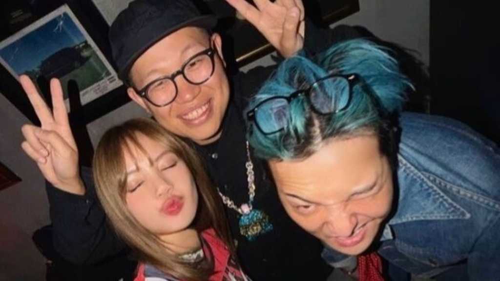 G-DRAGON、BLACKPINK リサの姿も！仲睦まじいセルフショットが話題に