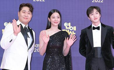 【PHOTO】ソル・イナ＆SF9 チャニ＆ムン・セユン「2022 KBS芸能大賞」レッドカーペットに登場