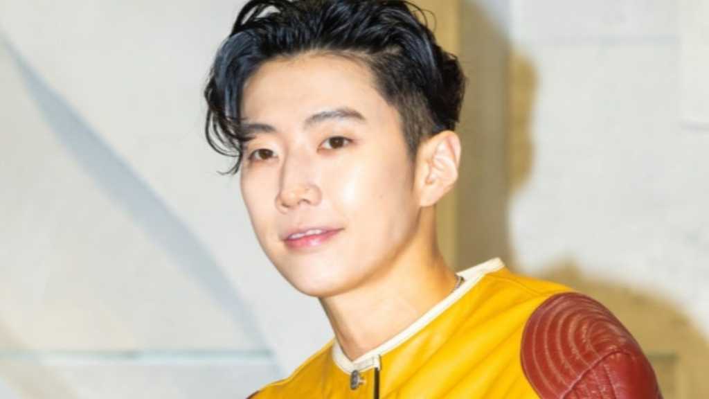 パク・ジェボム、アクロバット披露で骨折・靭帯断裂…現状について事務所がコメント