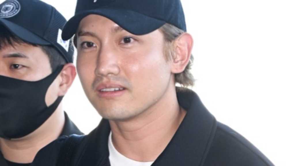 【PHOTO】東方神起 チャンミン、スケジュールのため日本へ！笑顔で挨拶（動画あり）