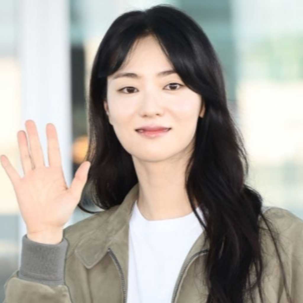 【PHOTO】チョン・ヨビン、海外スケジュールのため出国