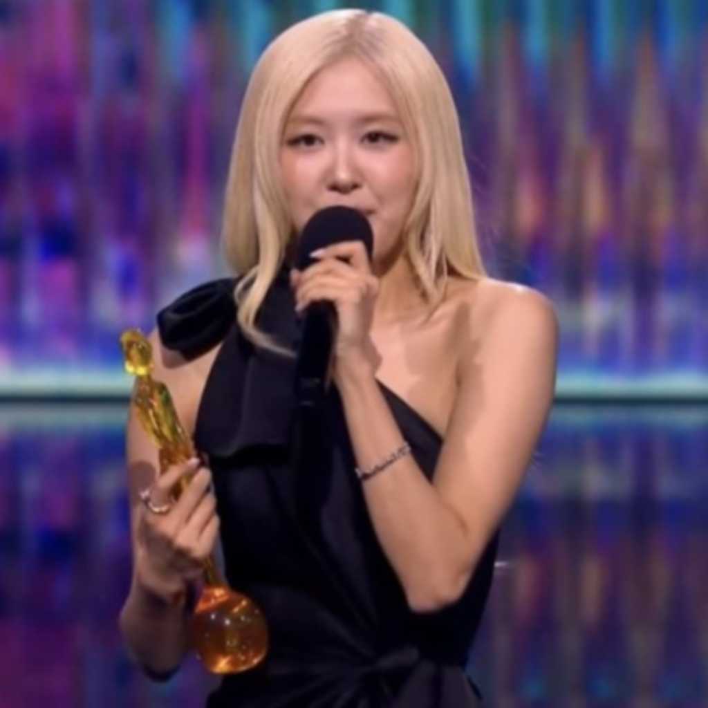 BLACKPINK ロゼ、K-POP初の快挙!英「ブリット・アワード」で受賞“愛と感謝を伝えたい”