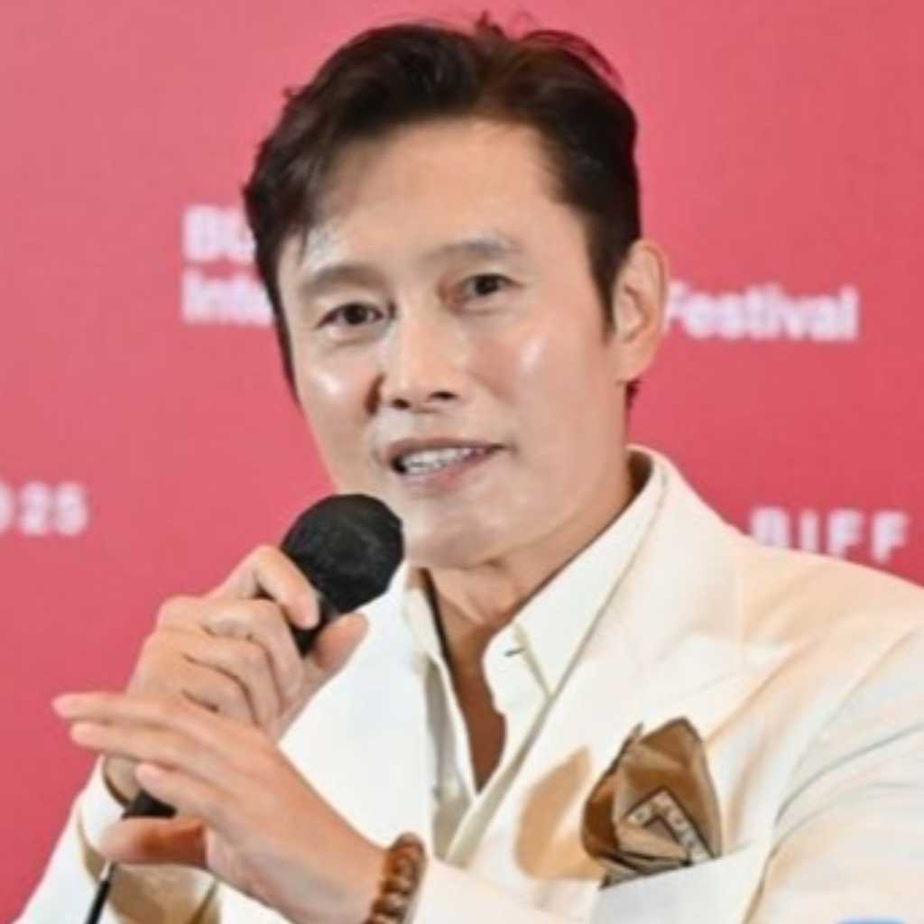 イ・ビョンホン、主演映画「仕方ない」の魅力を熱弁！「釜山国際映画祭」で語った裏話と監督とのエピソード