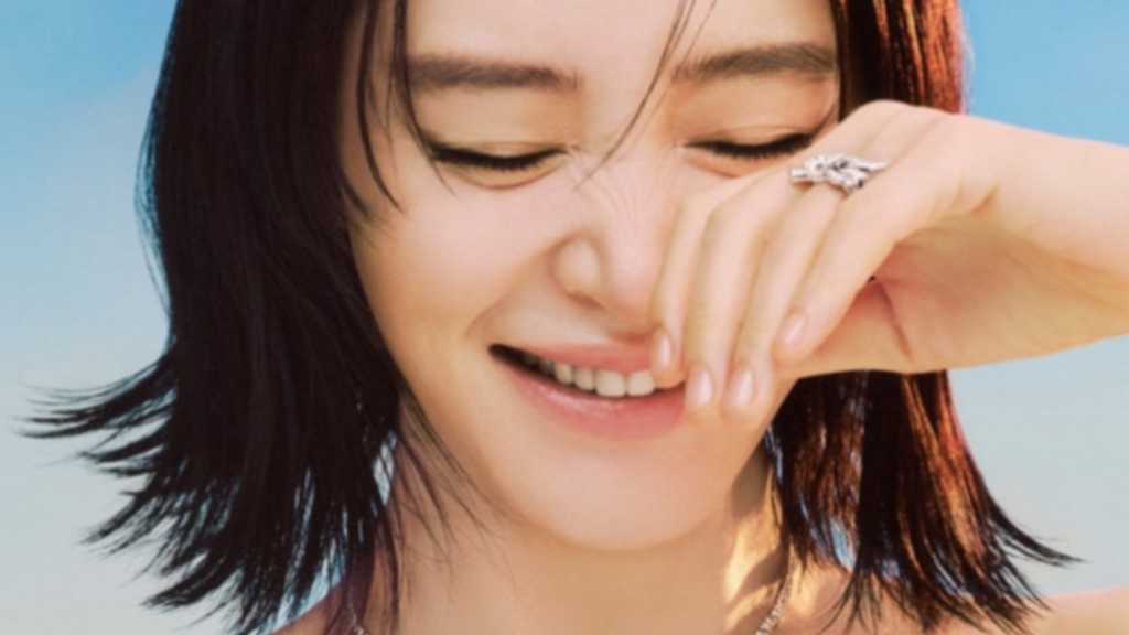 キム・ヘス、グラビアで強烈なカリスマ性をアピール…輝く美貌に視線釘付け