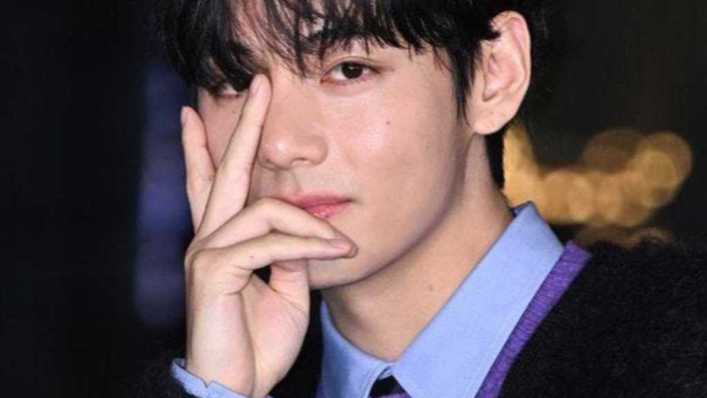 BTSのV、30歳の誕生日を記念し…ファンがベルサイユ宮殿の庭園にベンチを献呈